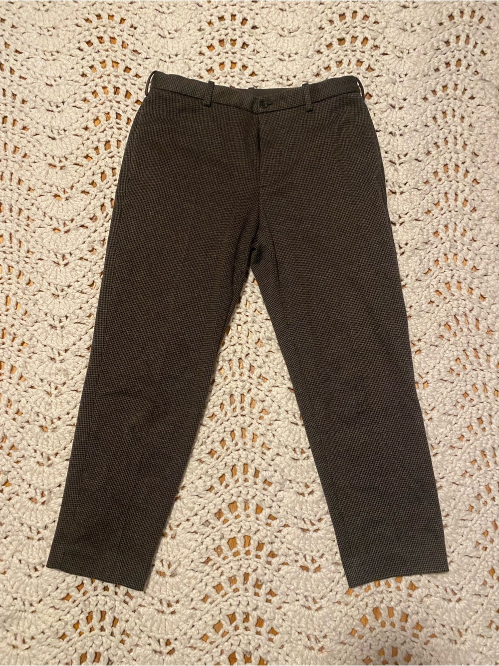 Uniqlo Men's Brown and Black Houndstooth Chinos